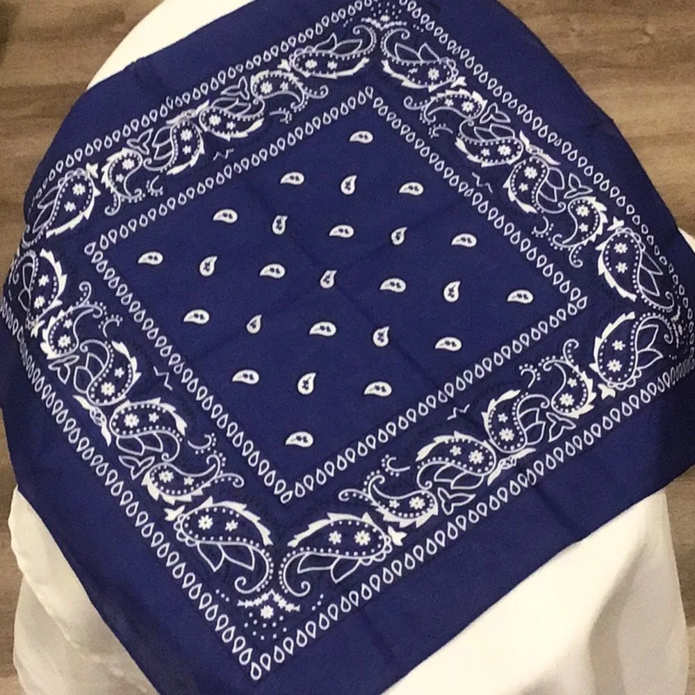 Set of Paisley Bandanas in Black, White, and Pink blue size 20.5”x20.5” lot of 6